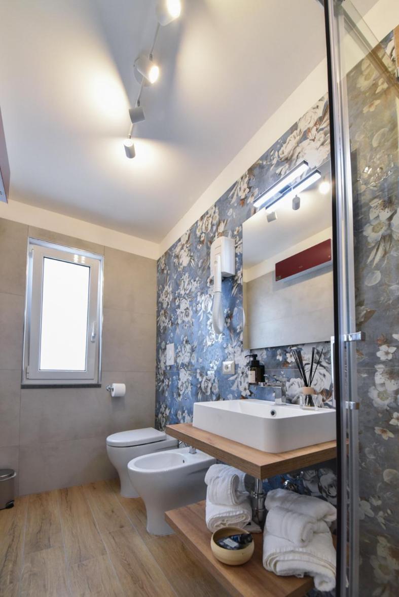 Terrazzo 44 Apartment Наполи Екстериор снимка