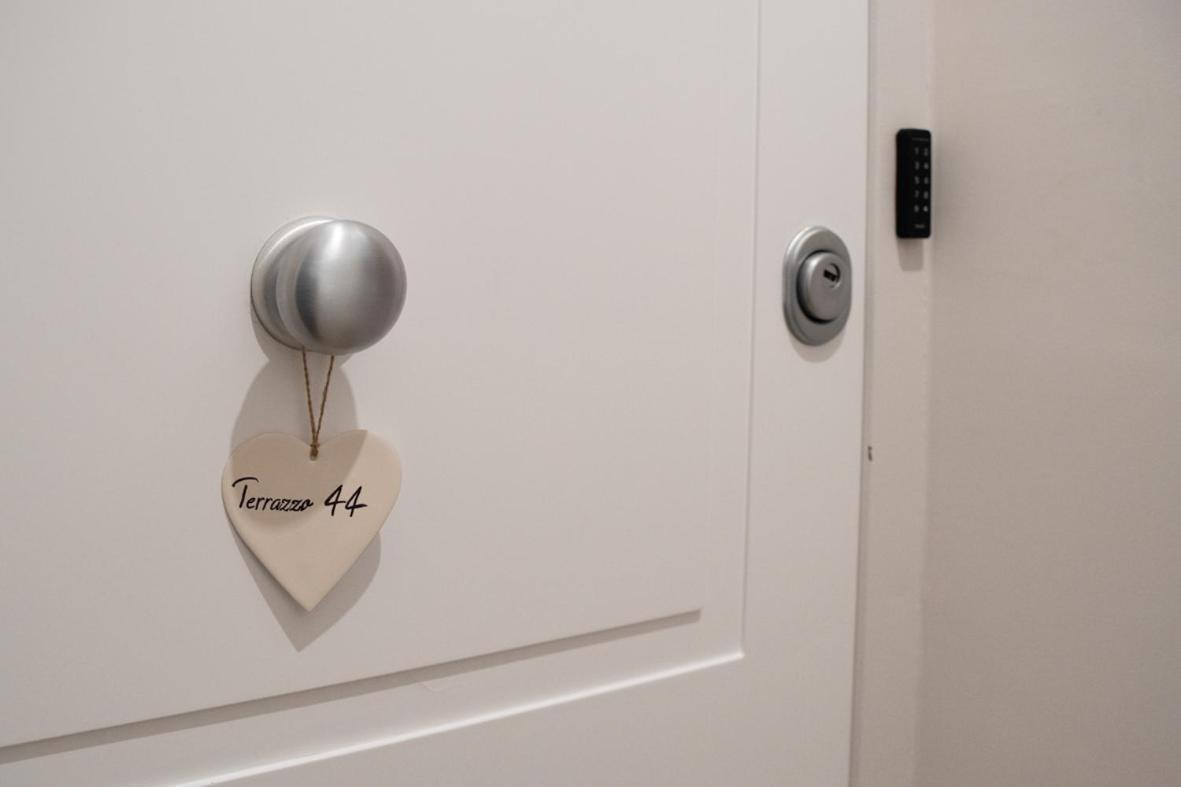 Terrazzo 44 Apartment Наполи Екстериор снимка